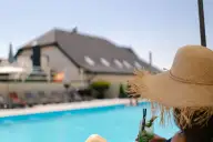Фото басейну thumbnail